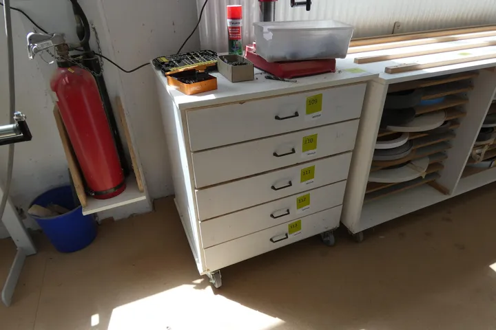 Rollcontainer ohne Inhalt